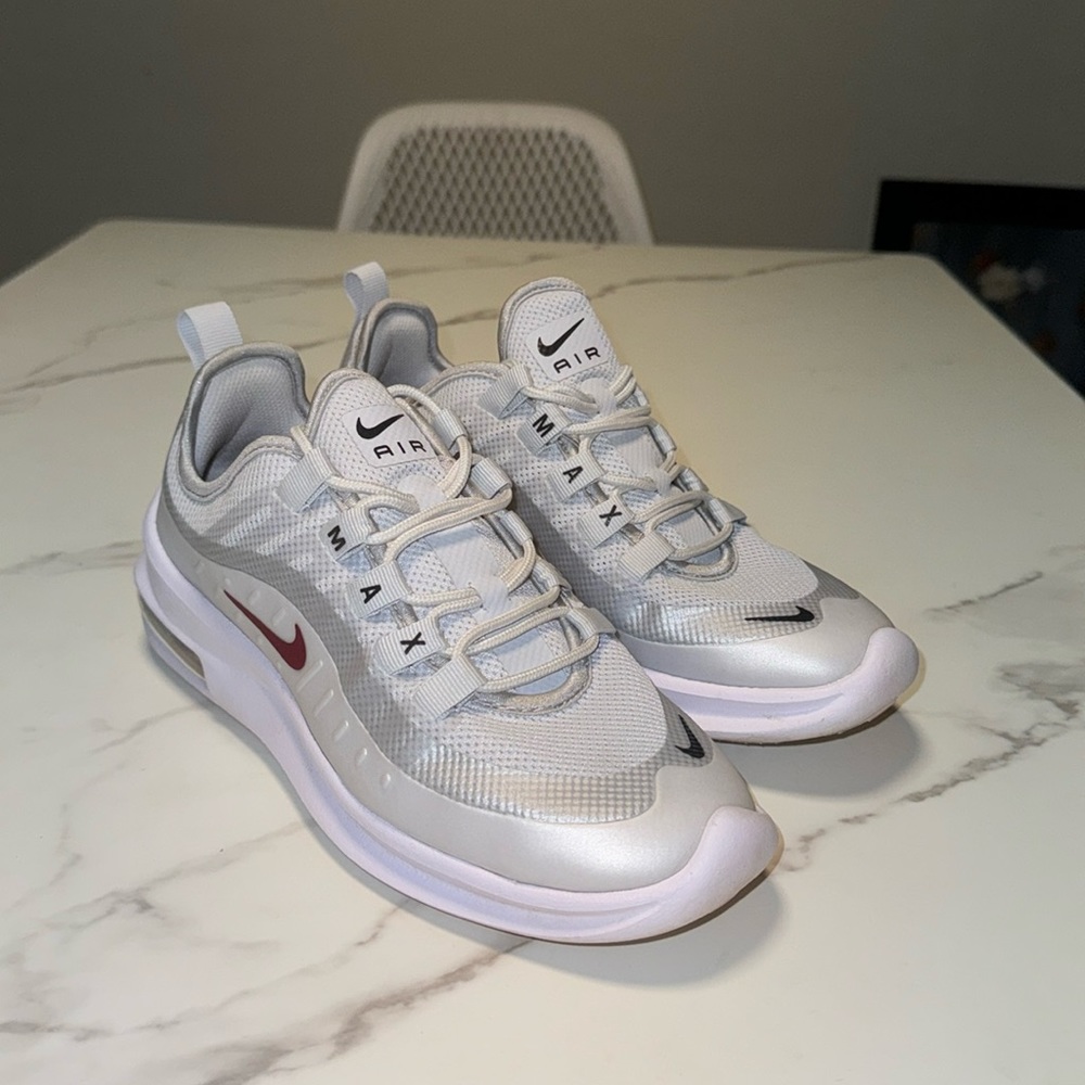 Nike Air Max Axis